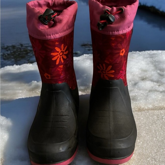 Kamik Stormin 2 Pentaswirl Snow Boots in Magenta. Girls size 4. - Picture 8 of 11